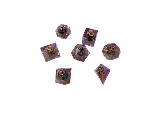 Set di dadi in resina con liquido